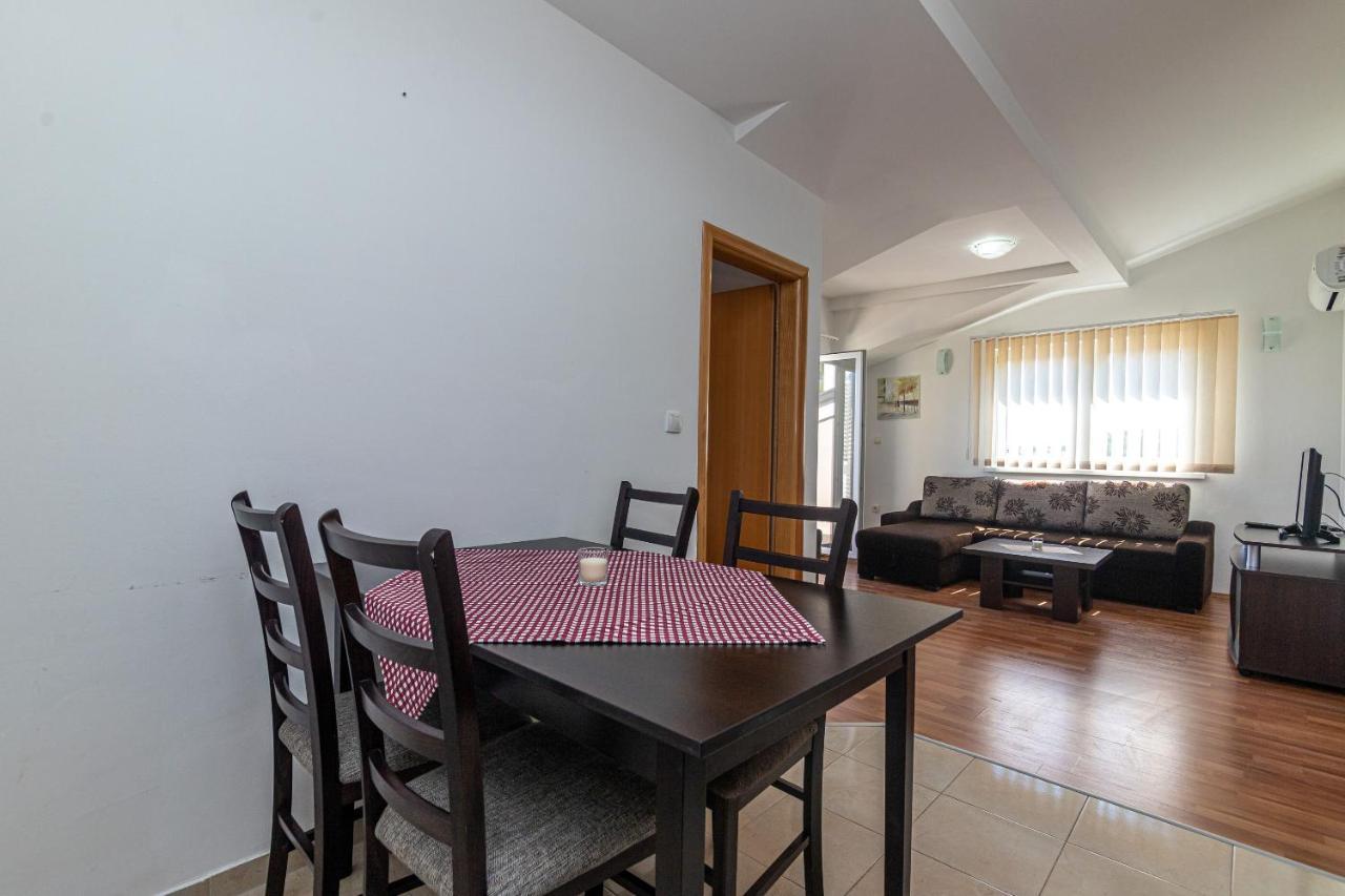 טרוגיר Apartments Janja מראה חיצוני תמונה