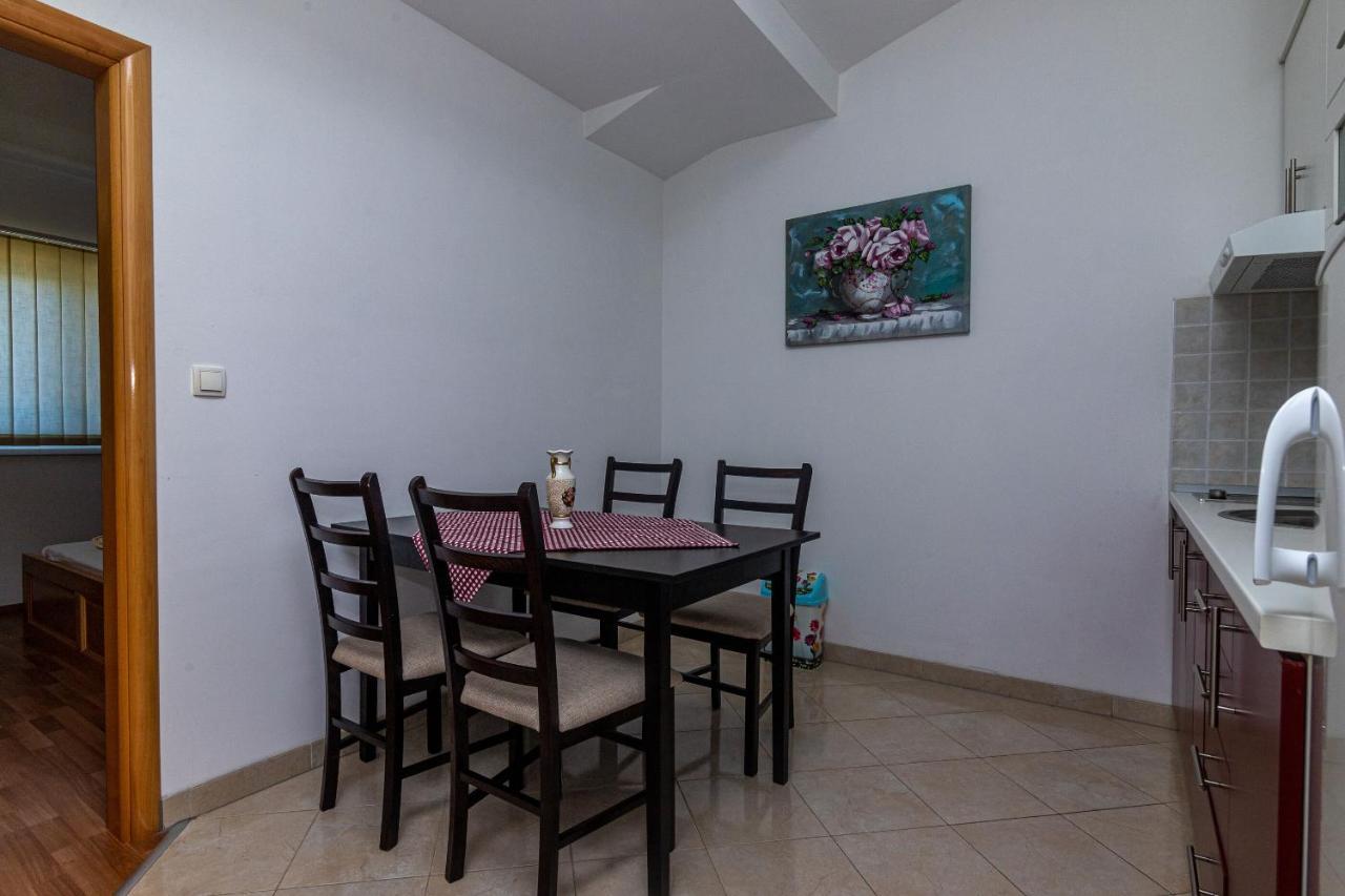 טרוגיר Apartments Janja מראה חיצוני תמונה
